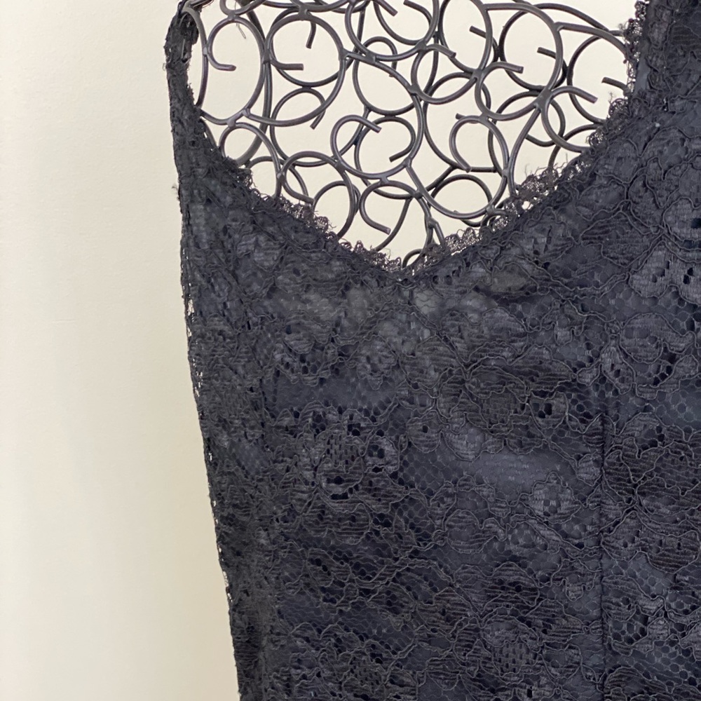BLACK LACE FITTED DRESS - Picture 5 of 10
